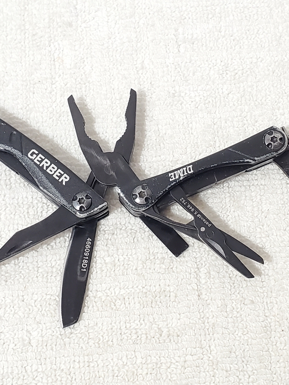 Gerber Dime Black Mini Multi-Tool Black Compact Keychain Pliers Scissors Tool